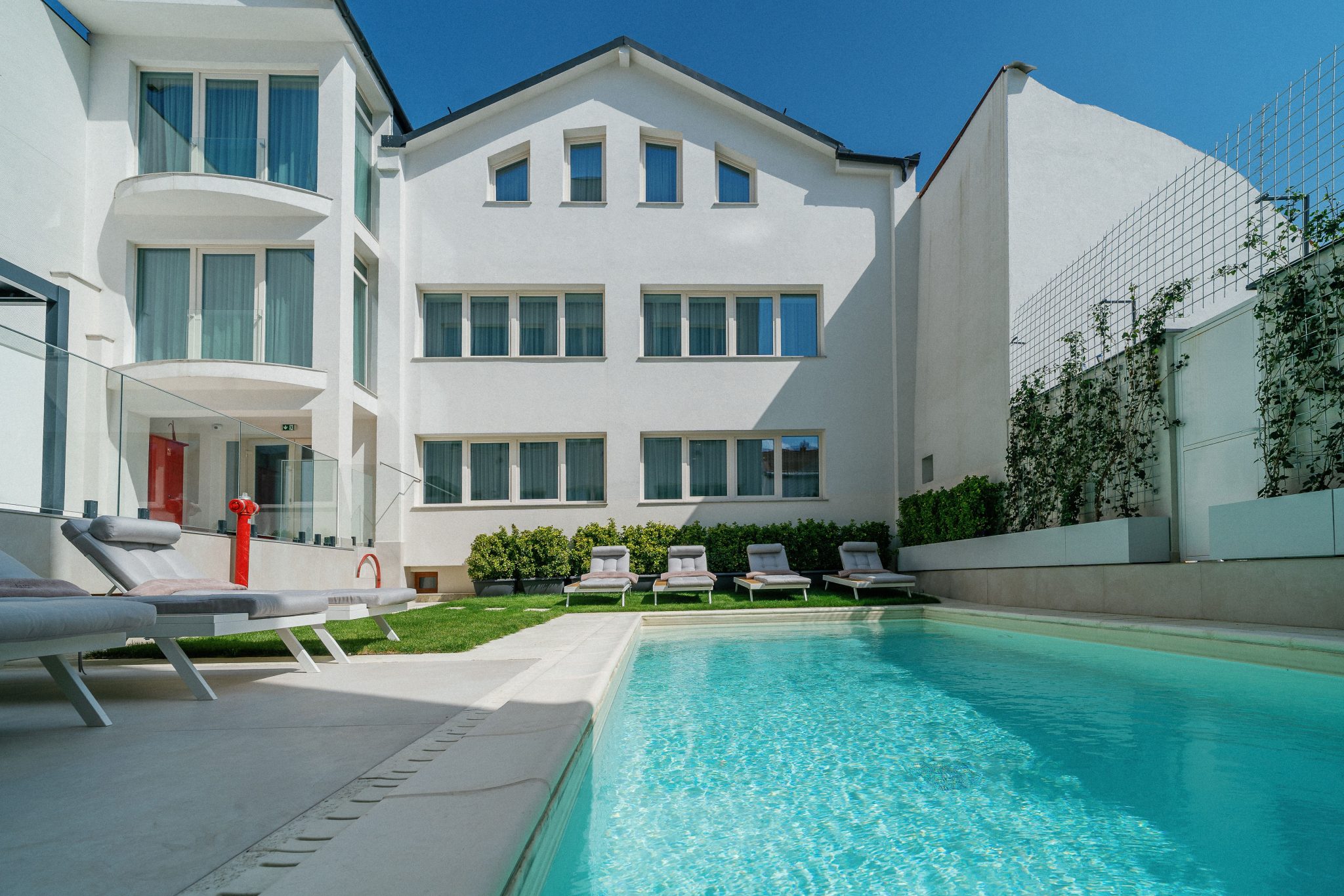 ArisBoutiqueHotelOradea_piscina-33